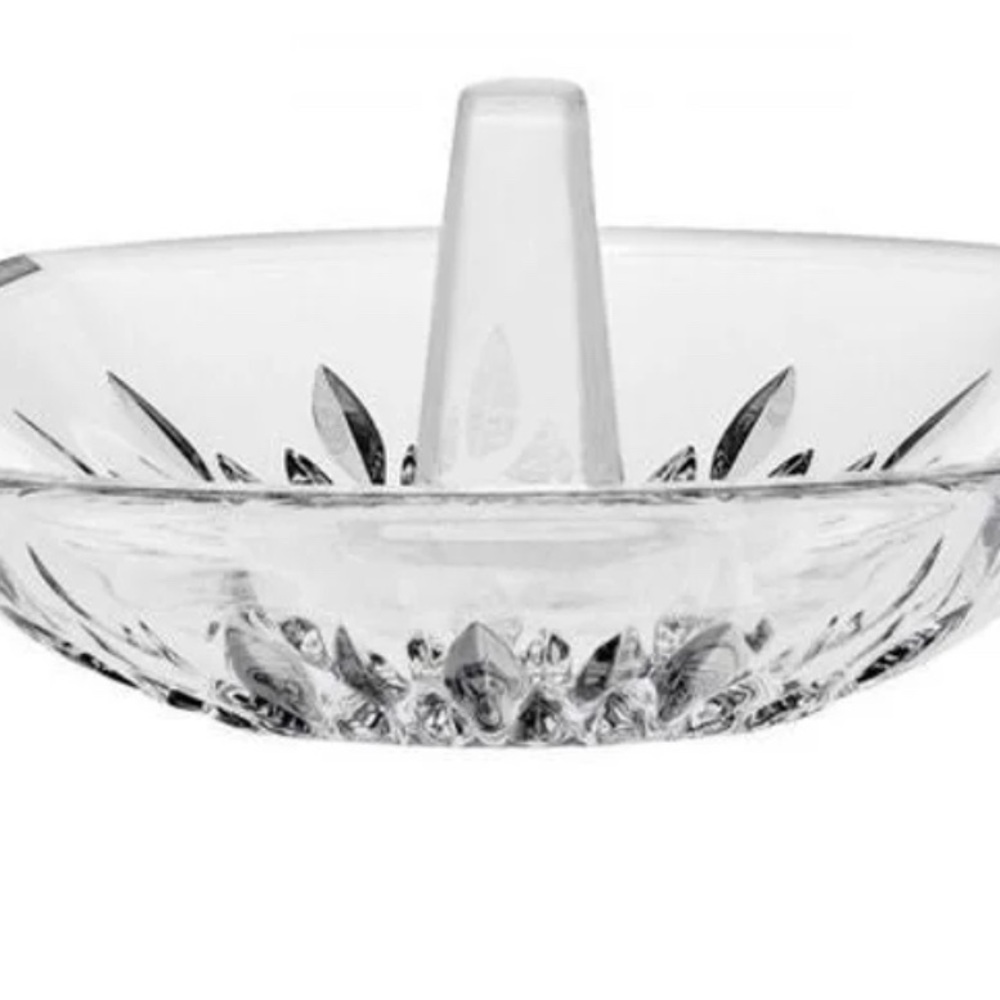 4” x 4” inch square Vera Wang Wedgewood duchesse ring holder lead crystal